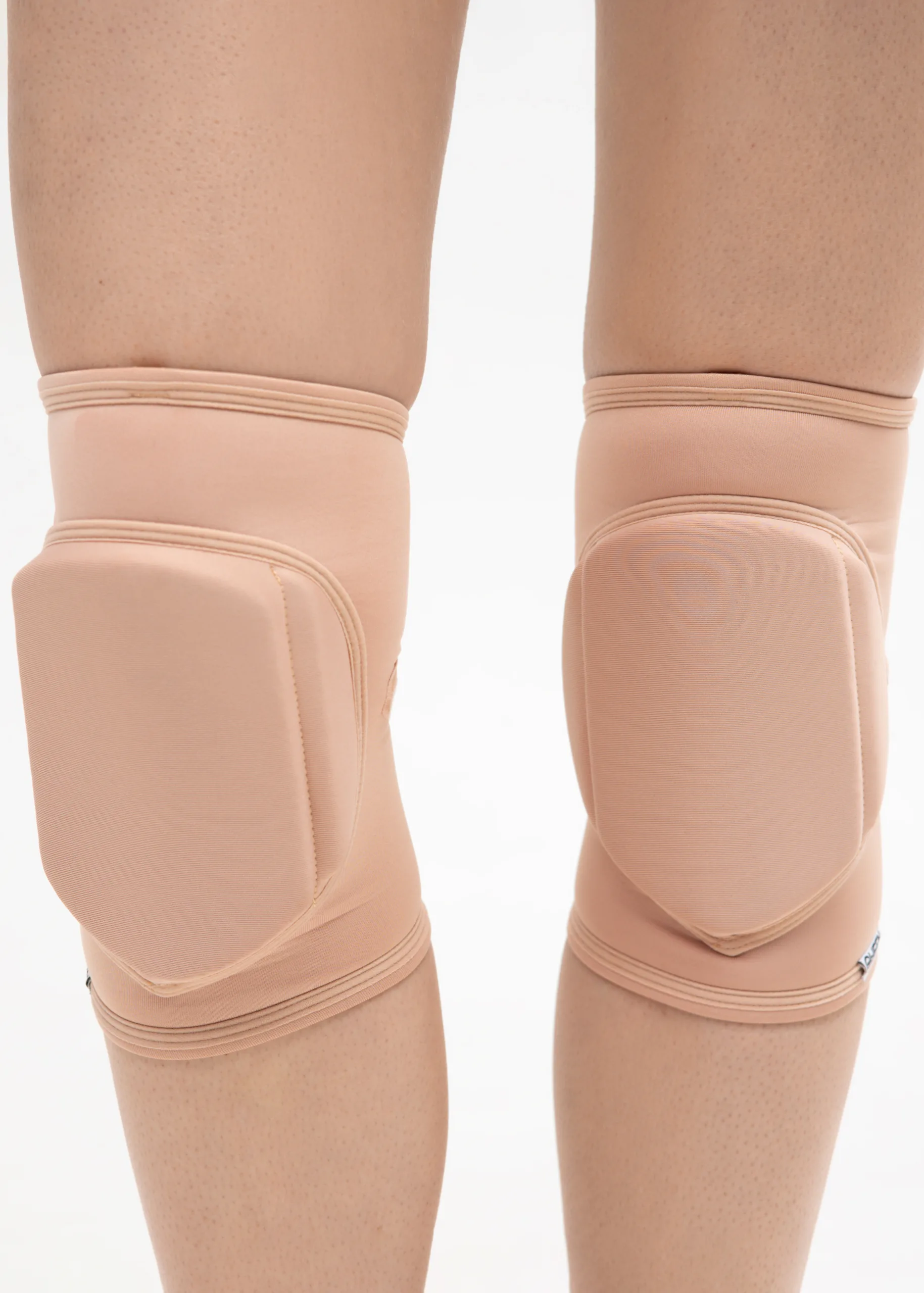 Queen Wear | 3Копія _Queens Dance Shooting 0903_0451 Knee Pads – NUDE – Latte | Queen Wear | 3Копія _Queens Dance Shooting 0903_0451