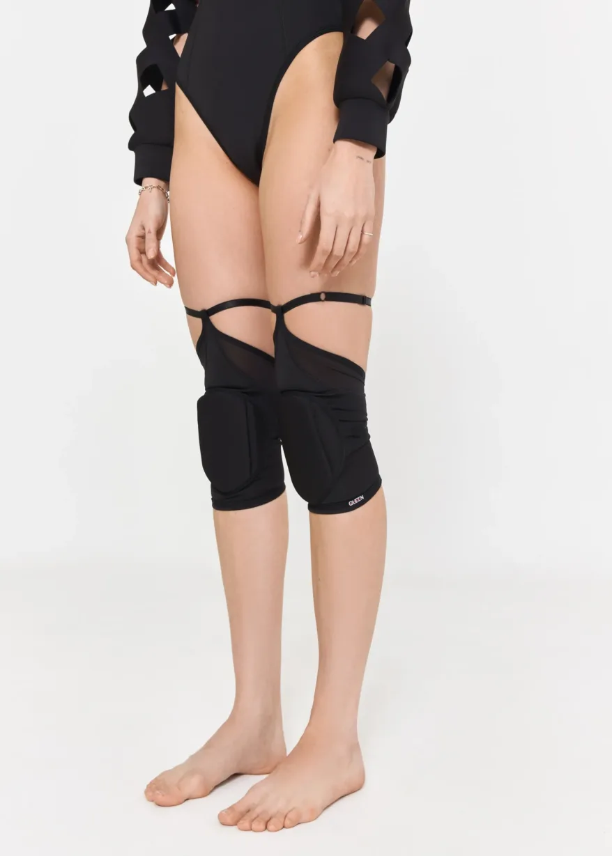 Bezymyannyj kadr4967 scaled – Classic Knee Pads with Mesh – FIRE – Black Classic Knee Pads with Mesh – FIRE – Black - Bezymyannyj kadr4967 scaled