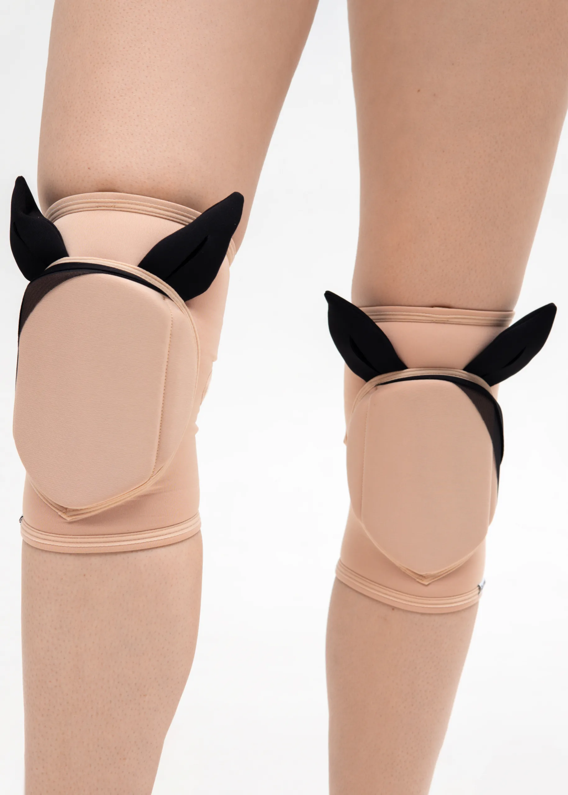 Queen Wear | 3Копія _Queens Dance Shooting 0903_0572 Knee Pads with Mesh – BUNNIES KISS – Latte | Queen Wear | 3Копія _Queens Dance Shooting 0903_0572