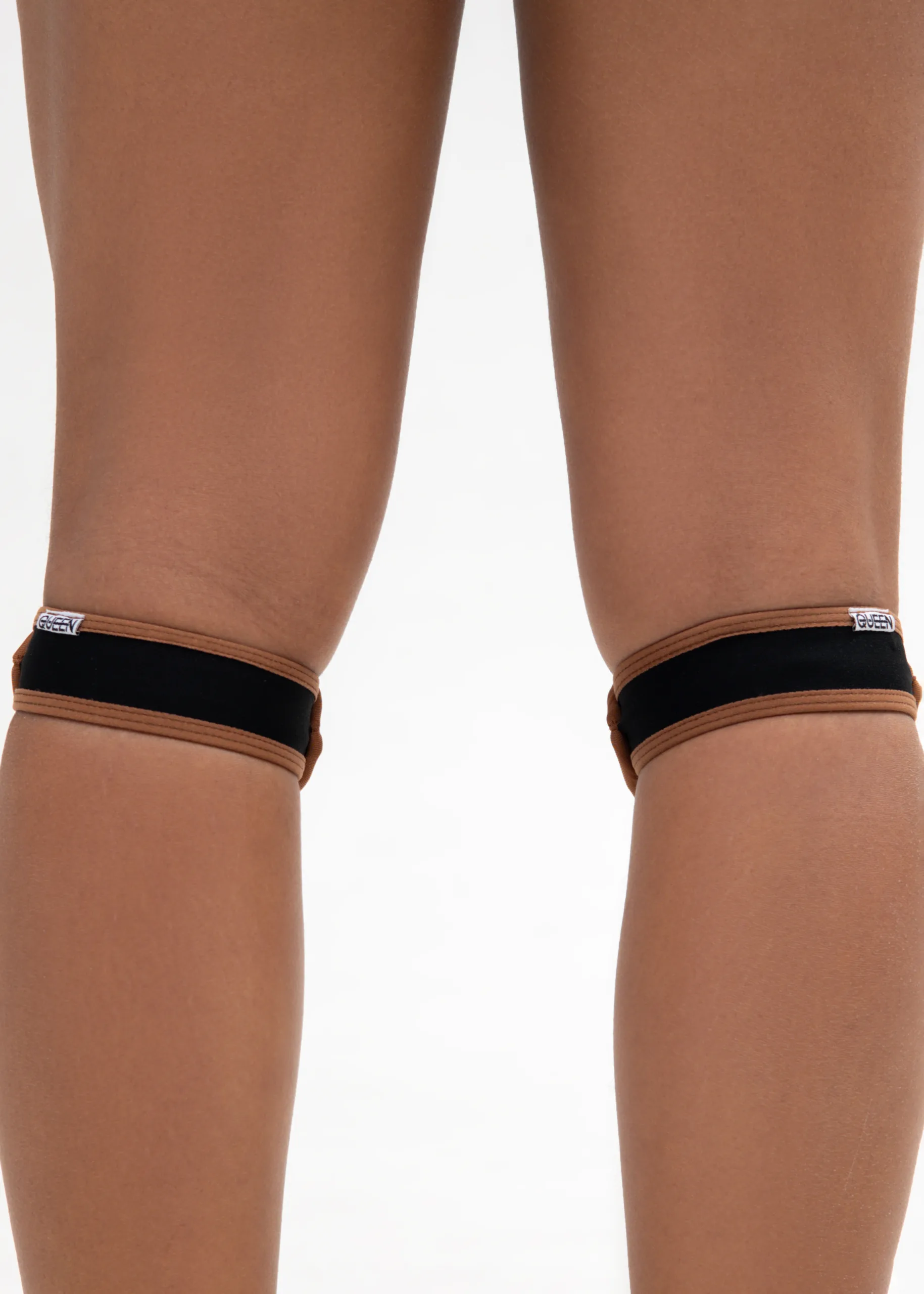 Queen Wear | 4Копія _Queens Dance Shooting 0903_0926 Slides Knee Pads – LIPS – Mocha | Queen Wear | 4Копія _Queens Dance Shooting 0903_0926