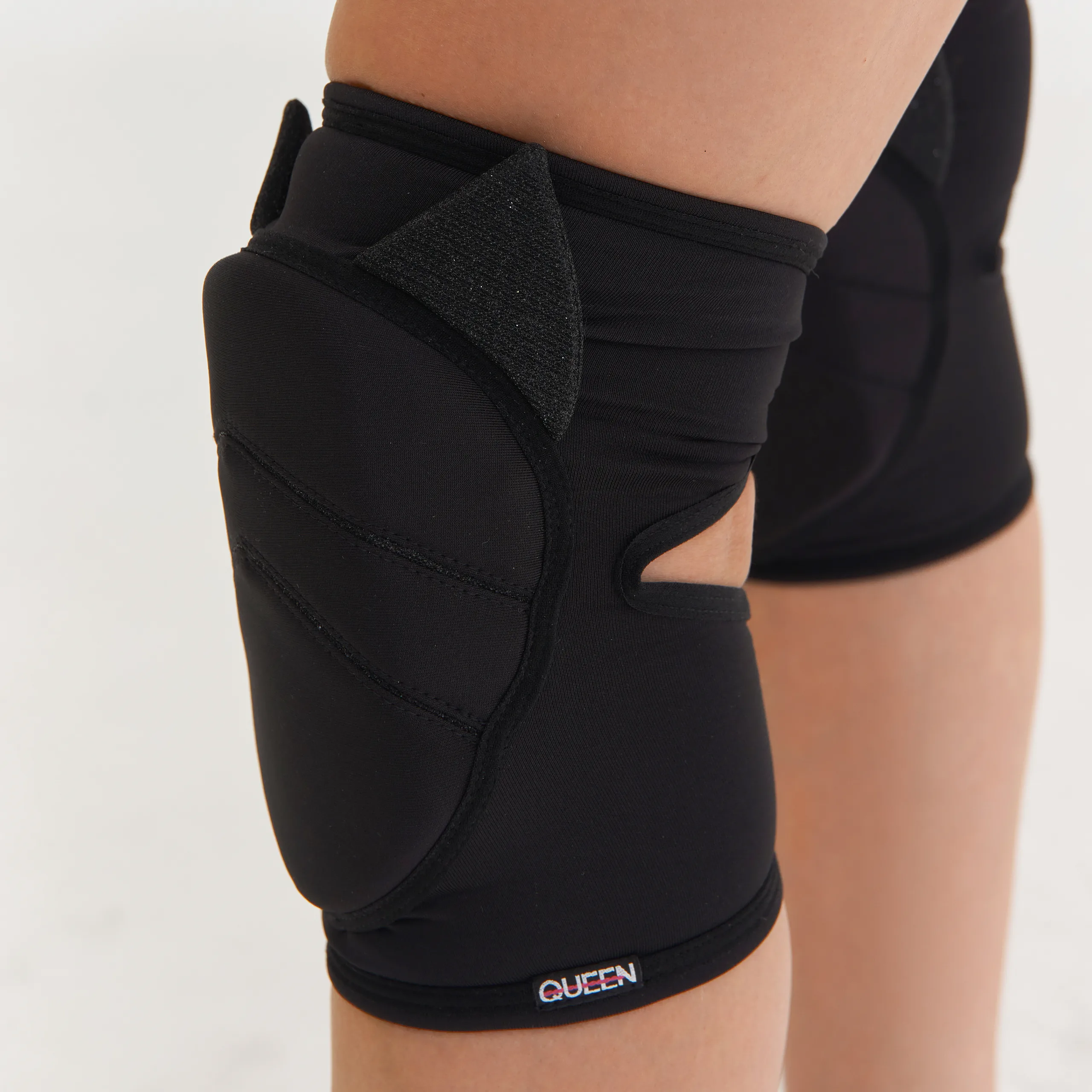 Queen Wear | 22D5690 scaled - Classic Knee Pads – COCO KITTY – Black Overestimated Knee Pads – COCO KITTY – Black – S | Queen Wear | 22D5690 scaled - Classic Knee Pads – COCO KITTY – Black