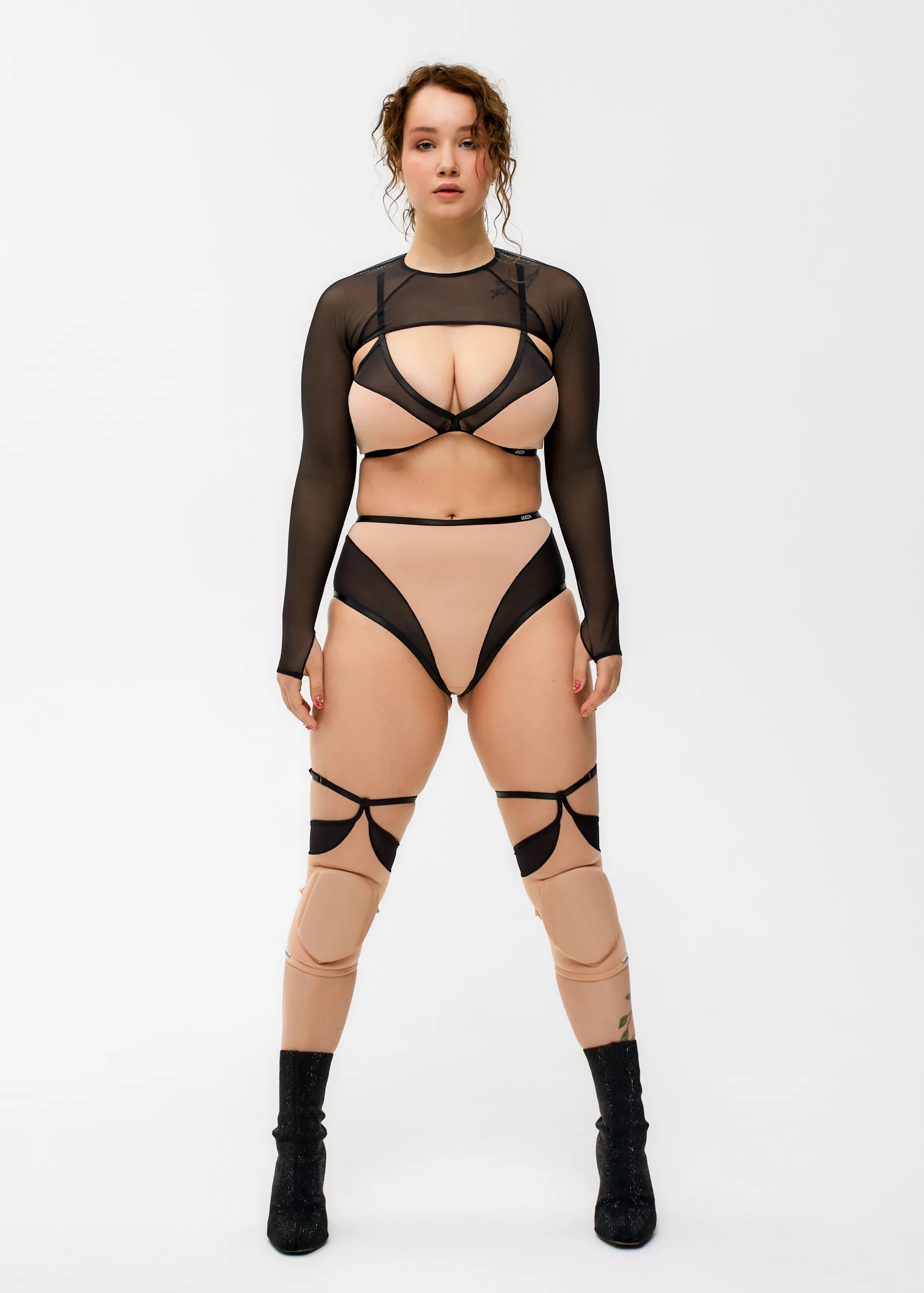 Queen Wear | 6Dance clothes0186 Knee Pads with Mesh – FIRE TOUCH – Latte | Queen Wear | 6Dance clothes0186