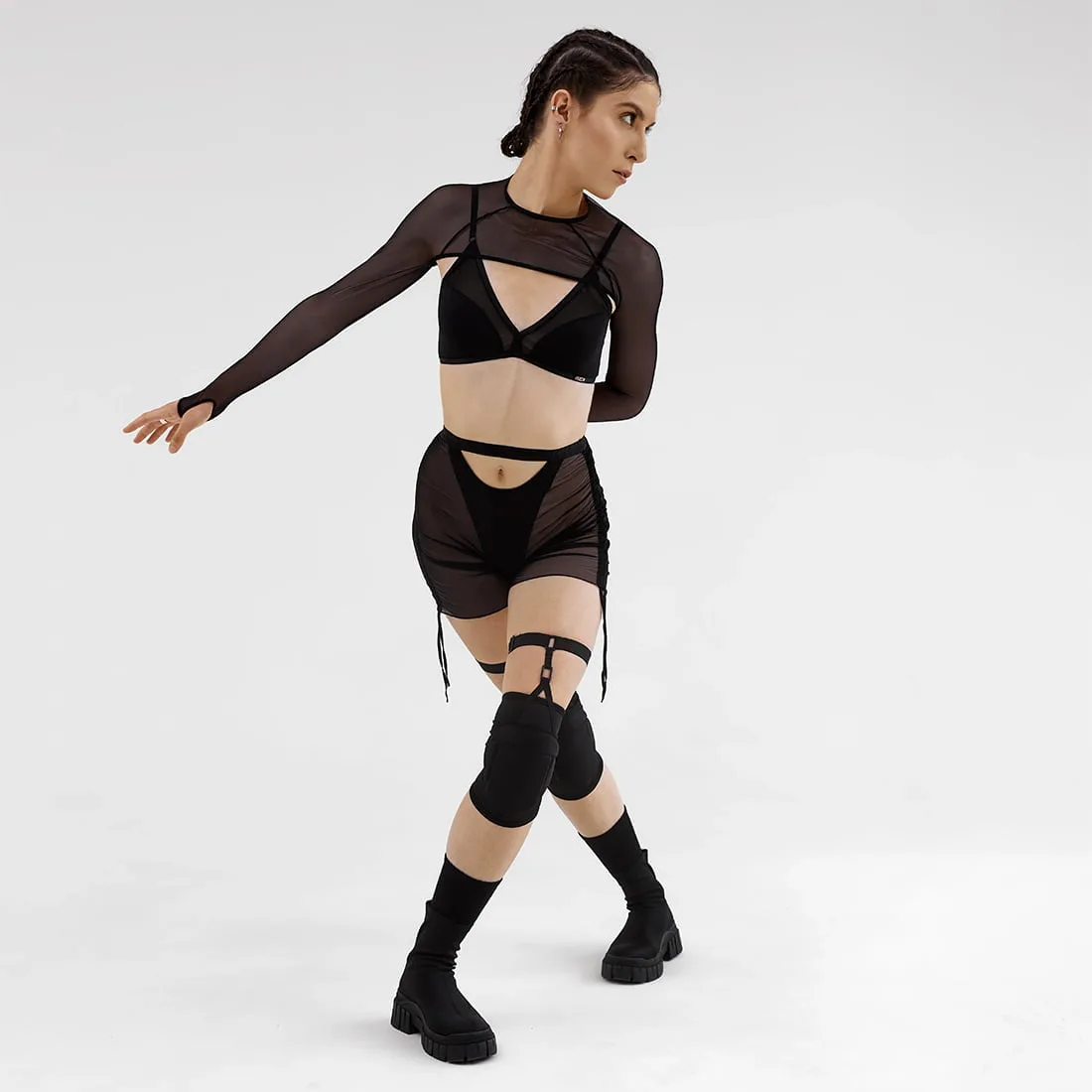 Queen Wear | 212 1 - Наколінники із гартерами – ELITE – Чорні 4 Наколінники із гартерами – ELITE – Чорні 4 ➤ купити в Queen Wear: ціна, фото | 212 1 - Наколінники із гартерами – ELITE – Чорні 4