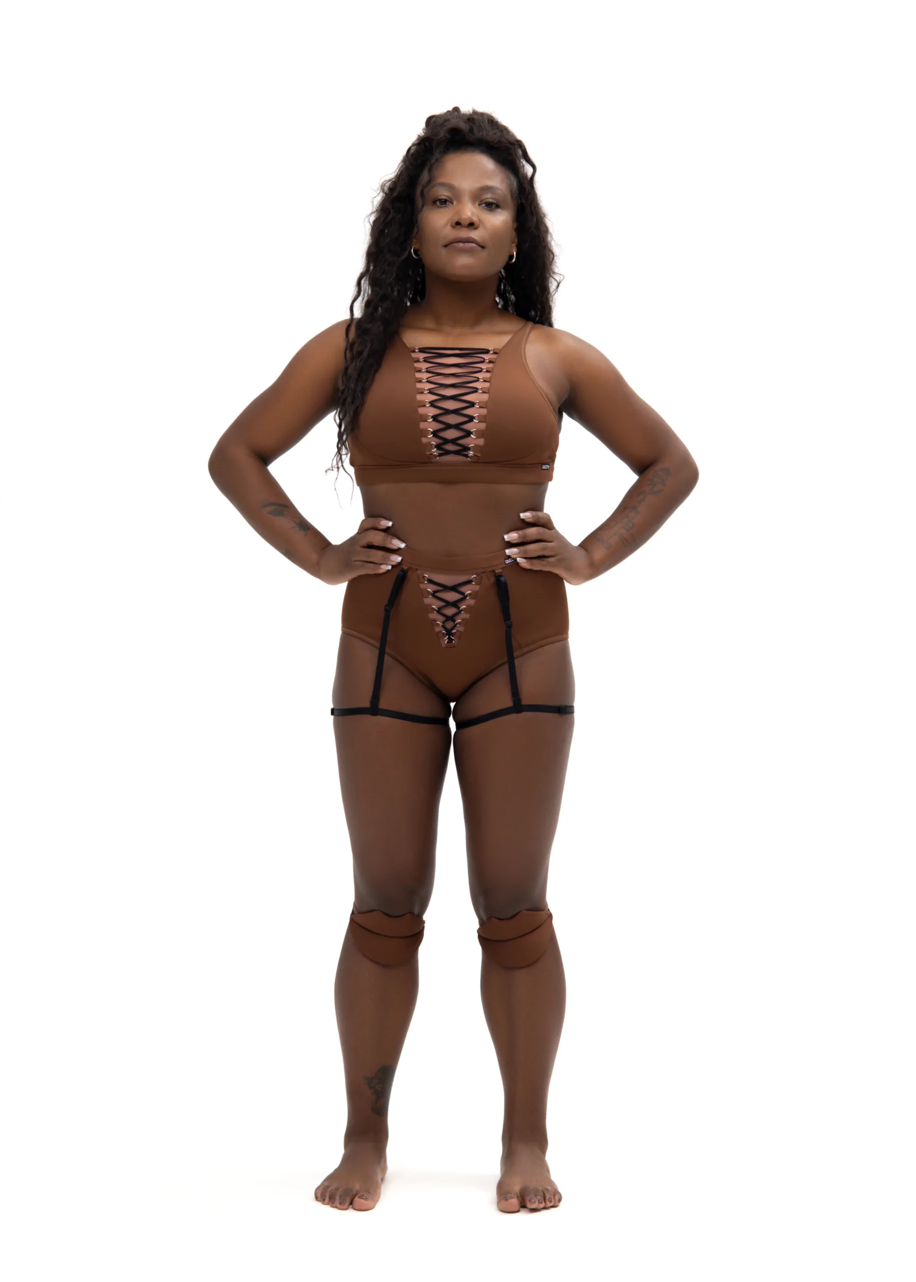 Queen Wear | 2Копія _Queens Dance Shooting 0903_0928 Slides Knee Pads – LIPS – Total Cacao | Queen Wear | 2Копія _Queens Dance Shooting 0903_0928