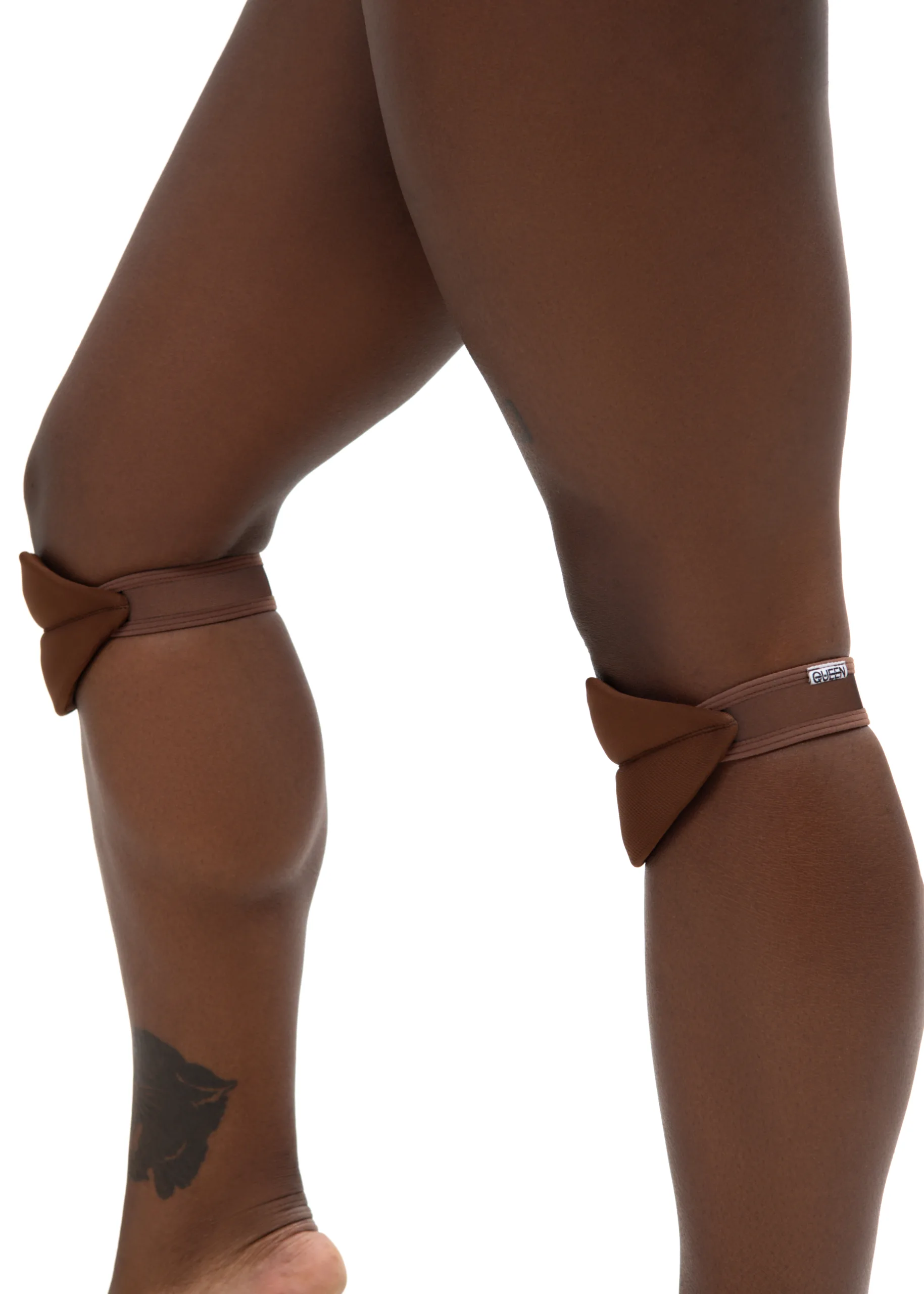 Queen Wear | 3Копія _Queens Dance Shooting 0903_0396 Slides Knee Pads – LIPS – Total Cacao | Queen Wear | 3Копія _Queens Dance Shooting 0903_0396