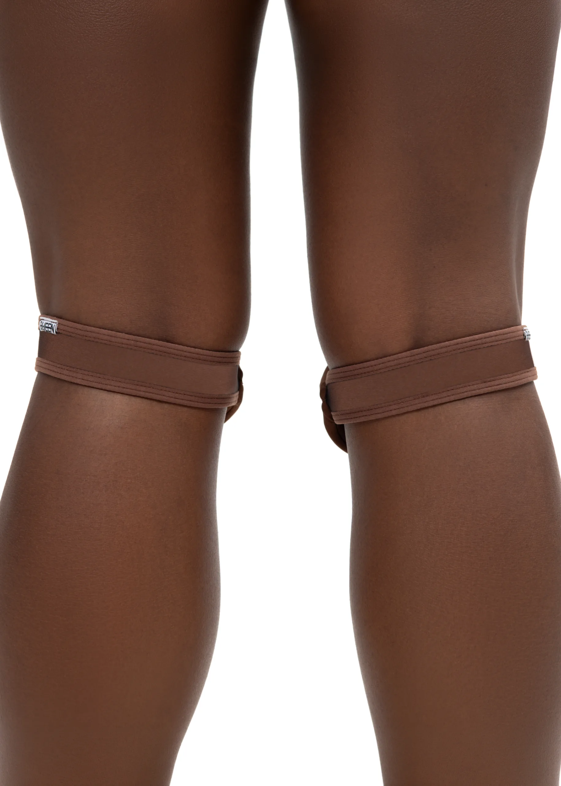 Queen Wear | 4Копія _Queens Dance Shooting 0903_0937 Slides Knee Pads – LIPS – Total Cacao | Queen Wear | 4Копія _Queens Dance Shooting 0903_0937