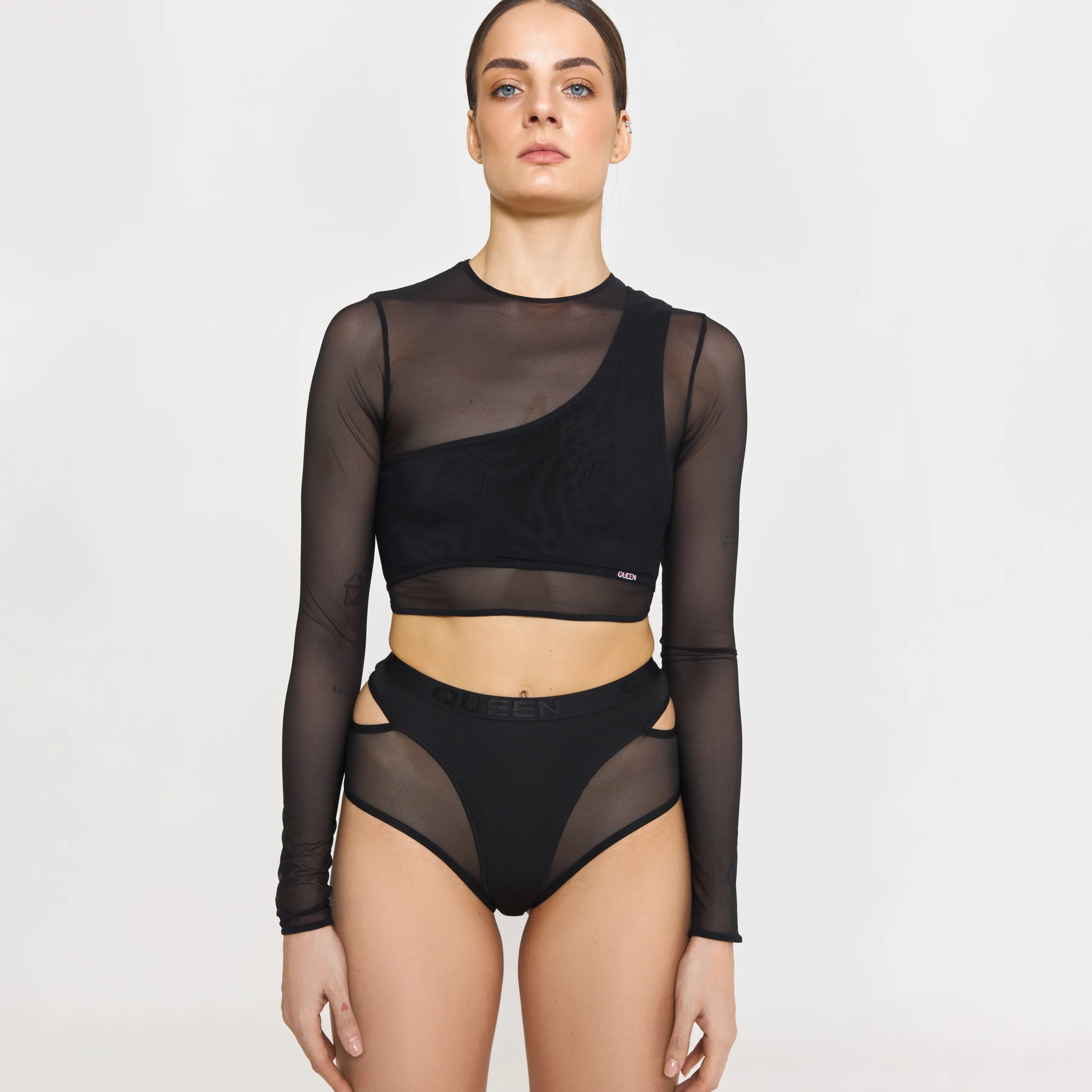 Queen Wear | 22D5682 scaled - М’який топ з довгими рукавами із сітки – ESSENTIAL – Чорний М’який топ з довгими рукавами із сітки – ESSENTIAL – Чорний ➤ купити в Queen Wear: ціна, фото | 22D5682 scaled - М’який топ з довгими рукавами із сітки – ESSENTIAL – Чорний