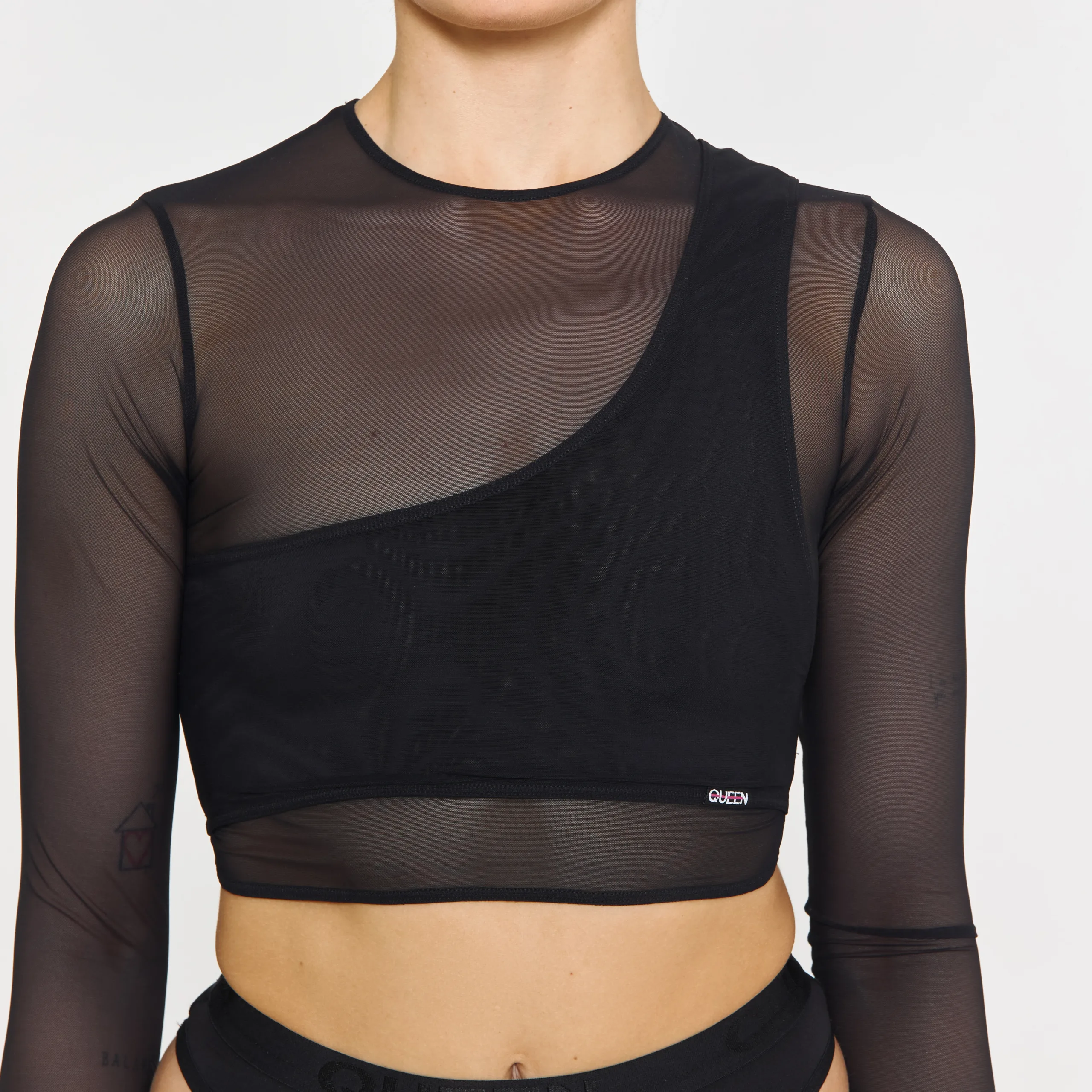 Queen Wear | kropnuti pid detali scaled - М’який топ з довгими рукавами із сітки – ESSENTIAL – Чорний М’який топ з довгими рукавами із сітки – ESSENTIAL – Чорний ➤ купити в Queen Wear: ціна, фото | kropnuti pid detali scaled - М’який топ з довгими рукавами із сітки – ESSENTIAL – Чорний