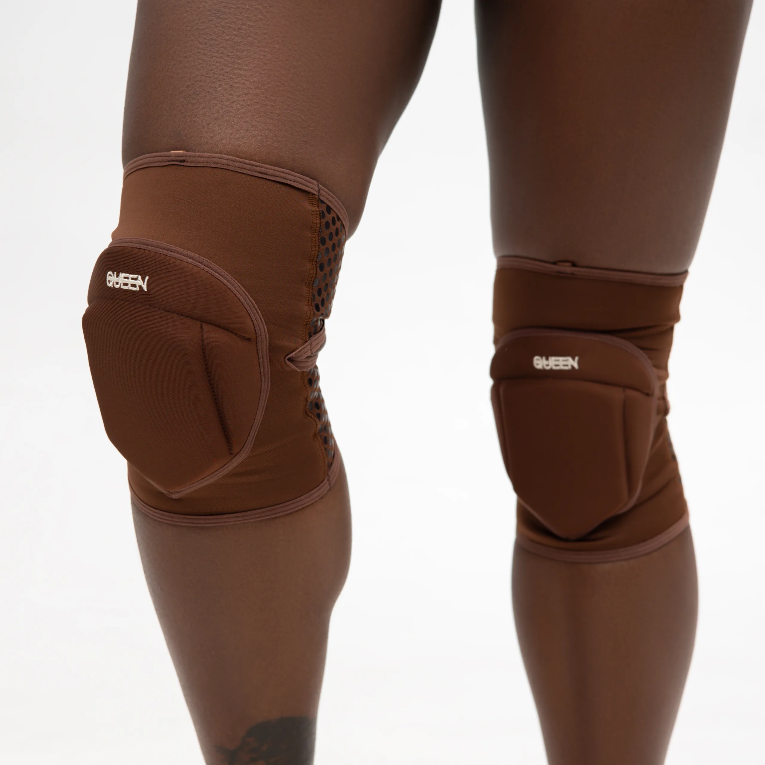 Queen Wear | 1Kopiya Queens Dance Shooting 09.03 0291 scaled - Grippy Knee Pads – PRO 4 – Cacao Grippy Knee Pads – PRO 4 – Cacao | Queen Wear | 1Kopiya Queens Dance Shooting 09.03 0291 scaled - Grippy Knee Pads – PRO 4 – Cacao