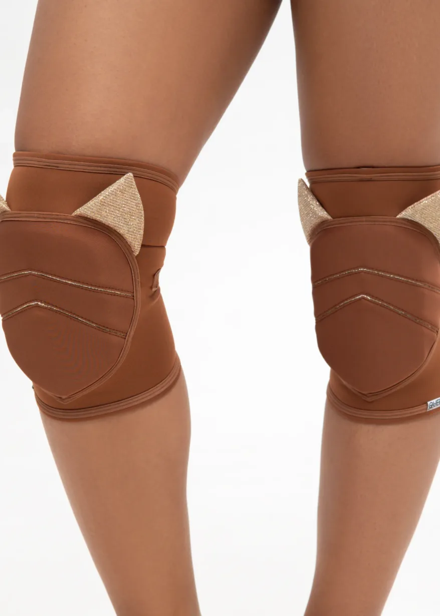 1Kopiya Queens Dance Shooting 0903 0685 scaled – Classic Knee Pads KITTY Mocha