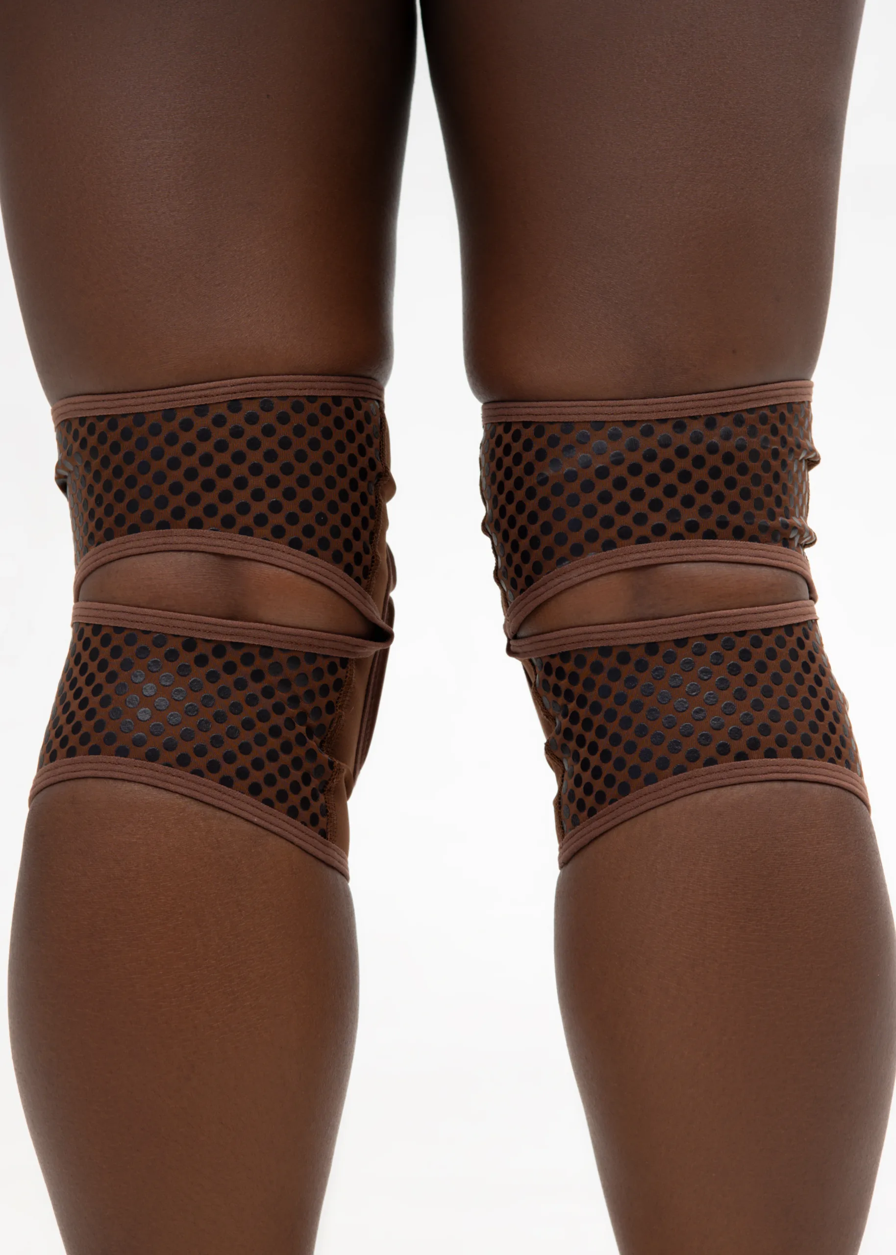 Queen Wear | 4Копія _Queens Dance Shooting 0903_0297 Grippy Knee Pads – PRO 4 – Cacao | Queen Wear | 4Копія _Queens Dance Shooting 0903_0297