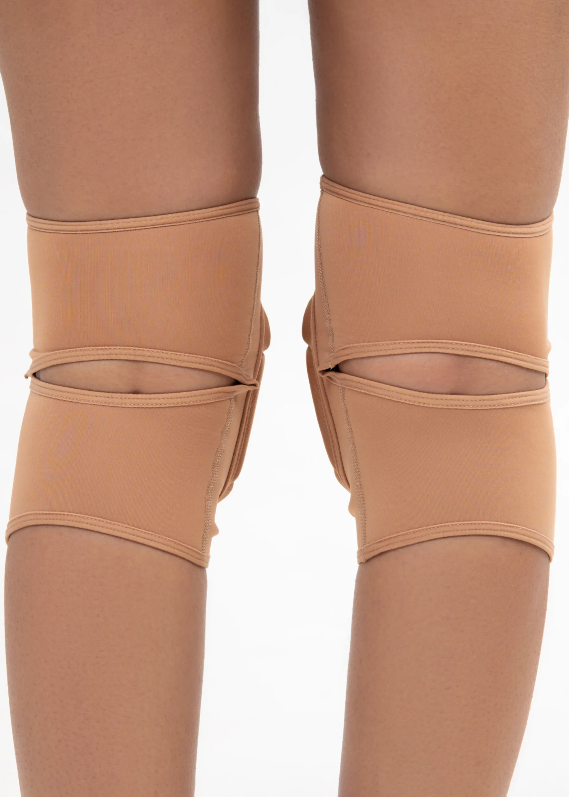 Queen Wear | 5Копія _Queens Dance Shooting 0903_0844 Knee Pads – PRO 4 – Caramel | Queen Wear | 5Копія _Queens Dance Shooting 0903_0844