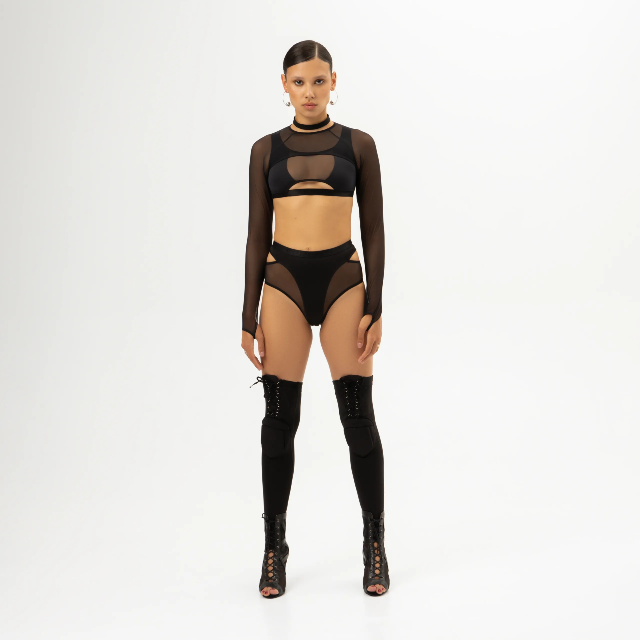 Queen Wear | 1Lviv 23.05 Queenpolewear 0331 1 scaled - Високі наколінники з регуляторами – INFINITY – Чорні Adjustable Thigh High Knee pads – INFINITY – Black | Queen Wear | 1Lviv 23.05 Queenpolewear 0331 1 scaled - Високі наколінники з регуляторами – INFINITY – Чорні