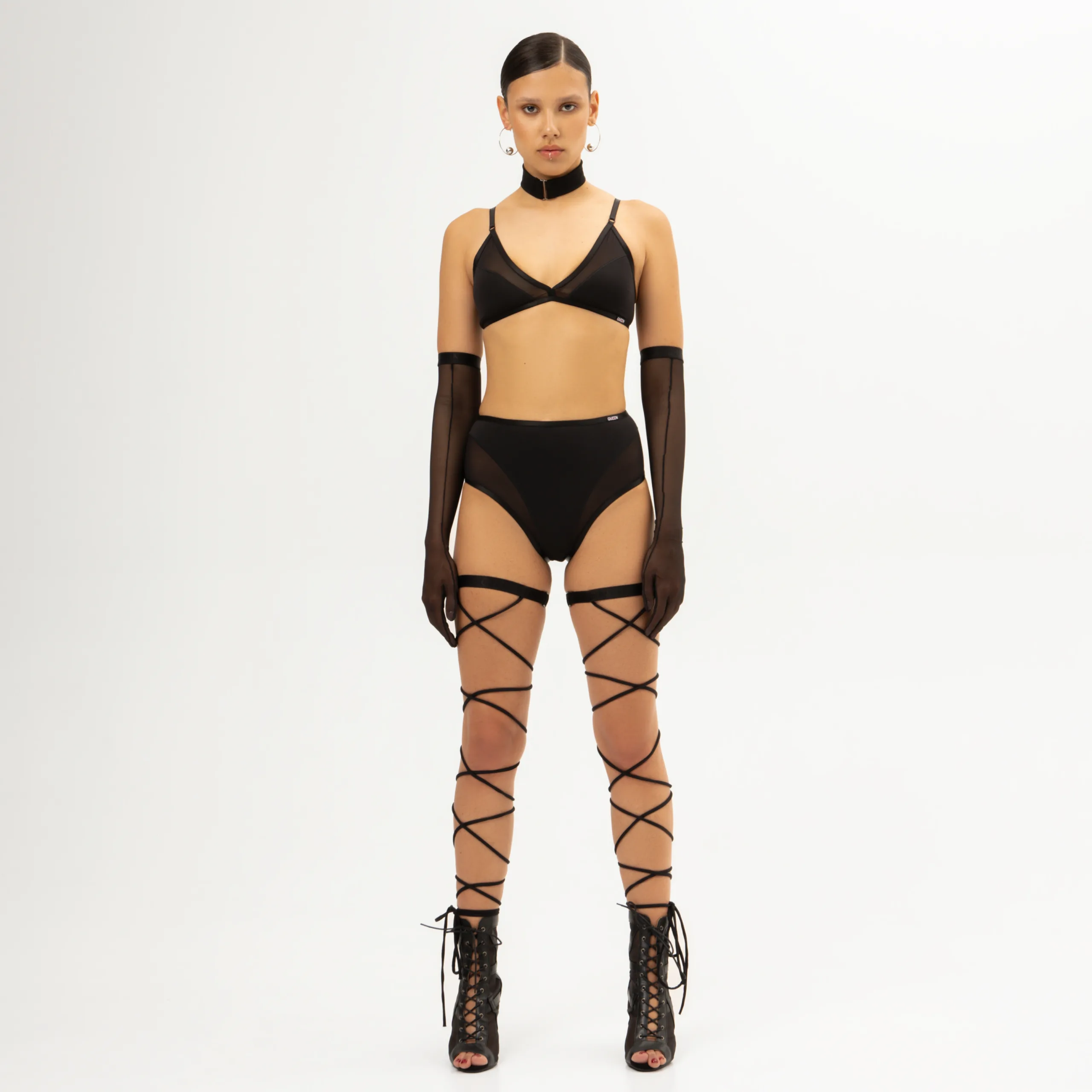 Queen Wear | 2Lviv 23.05 Queenpolewear 0033 scaled - Підв’язки на ноги – PULSE – Чорні Підв’язки на ноги – PULSE – Чорні ➤ купити в Queen Wear: ціна, фото | 2Lviv 23.05 Queenpolewear 0033 scaled - Підв’язки на ноги – PULSE – Чорні