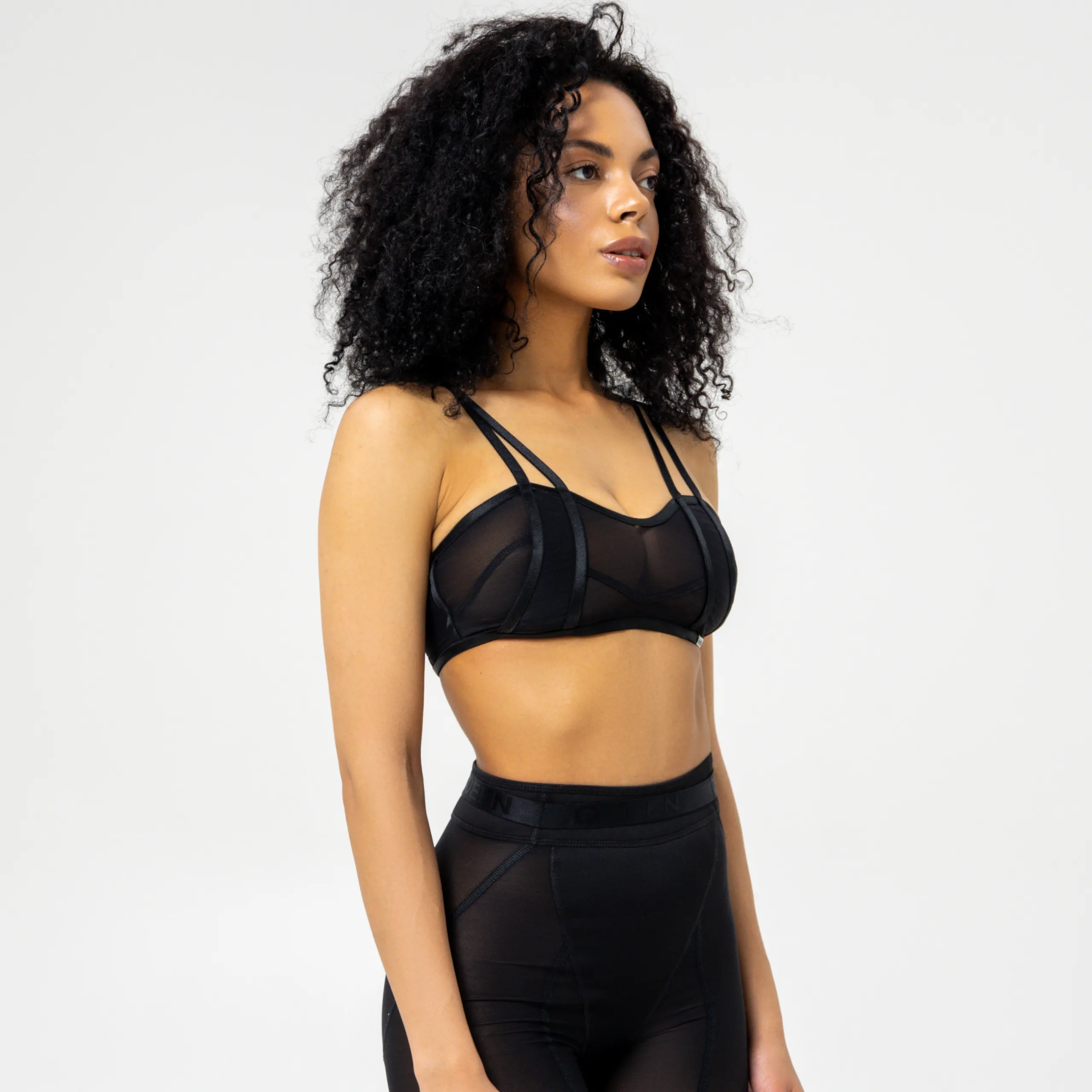 Queen Wear | 3Queens Kyiv 0187 scaled - Бралетт з сітки – GEO TRIANGLE – Чорний Adjustable Top with Mesh – OVULATION – Black | Queen Wear | 3Queens Kyiv 0187 scaled - Бралетт з сітки – GEO TRIANGLE – Чорний