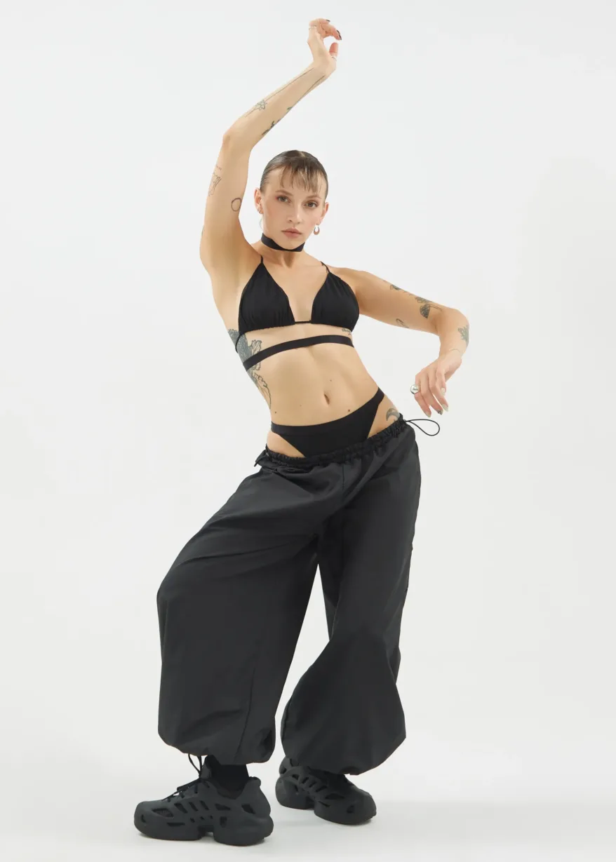 2 1 scaled – Кльош-штани чорні з сітки – Black Candy для танців (Copy) (Copy) Кльош-штани чорні з сітки – Black Candy для танців (Copy) (Copy) - 2 1 scaled