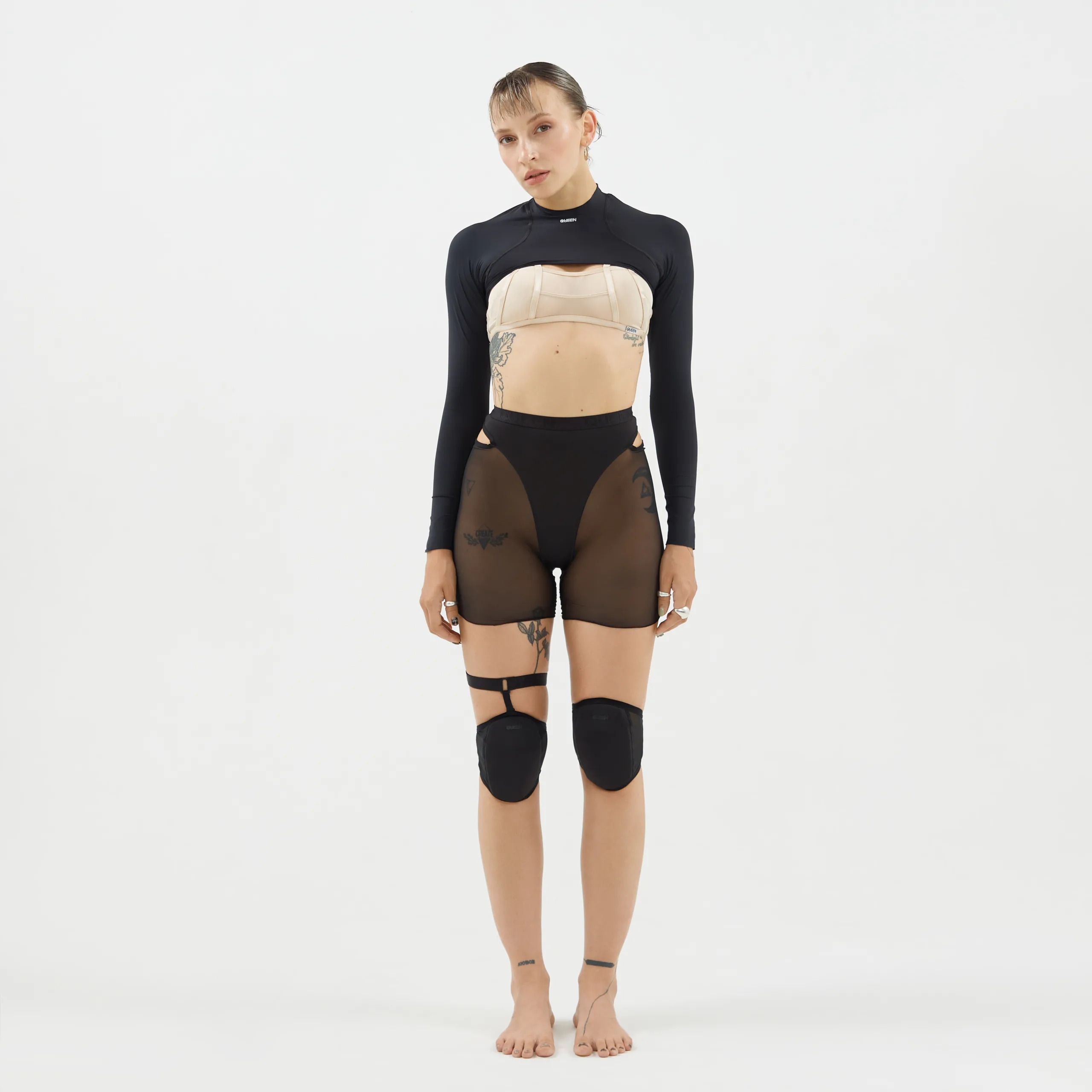 Queen Wear | 2 4 scaled - Наколінники зі зйомними гартерами – DODO – Чорні Knee Pads with Garter – DODO – Black | Queen Wear | 2 4 scaled - Наколінники зі зйомними гартерами – DODO – Чорні