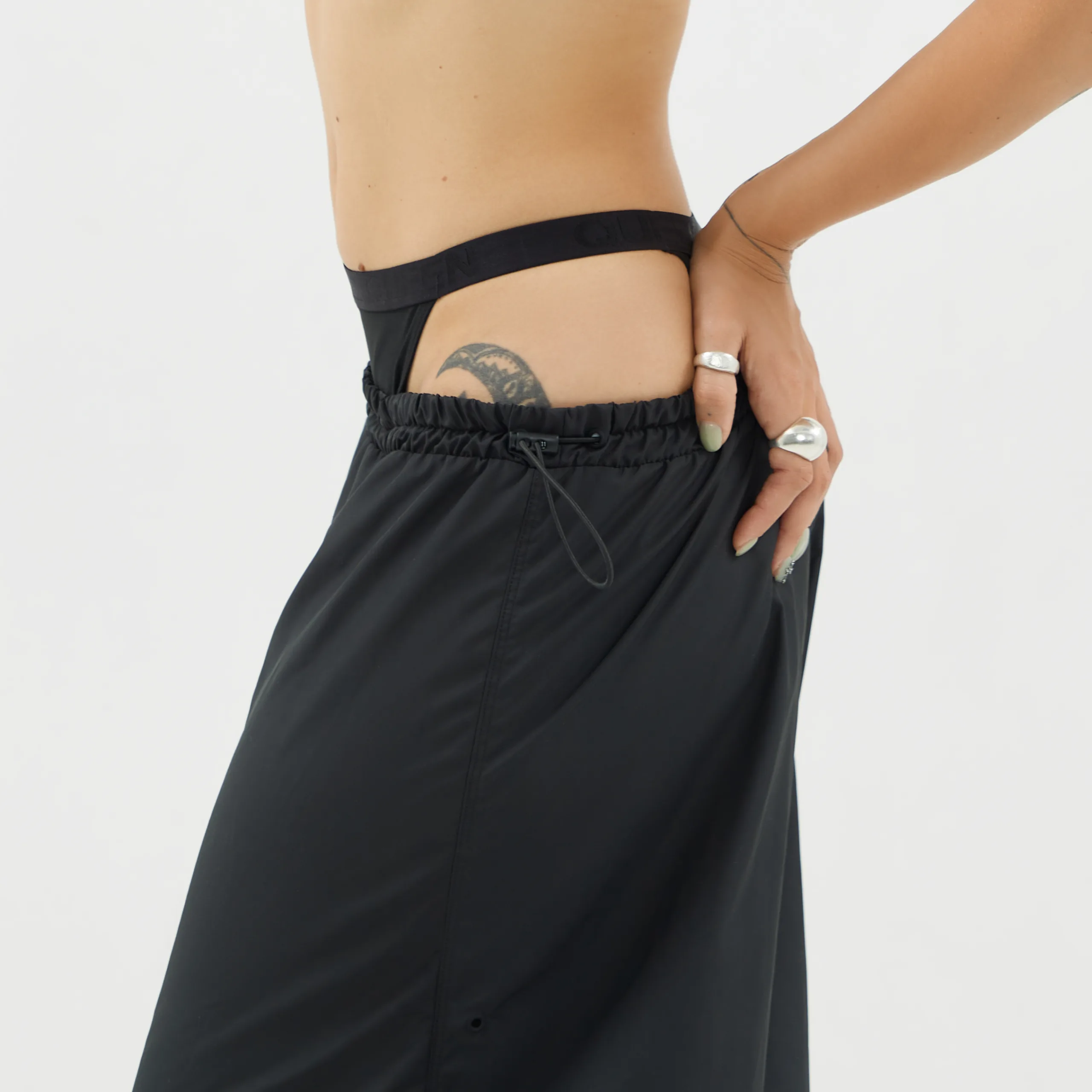 Queen Wear | 8 1 scaled - Кльош-штани чорні з сітки – Black Candy для танців (Copy) (Copy) Cargo Pants – STRING PLAY – Black | Queen Wear | 8 1 scaled - Кльош-штани чорні з сітки – Black Candy для танців (Copy) (Copy)