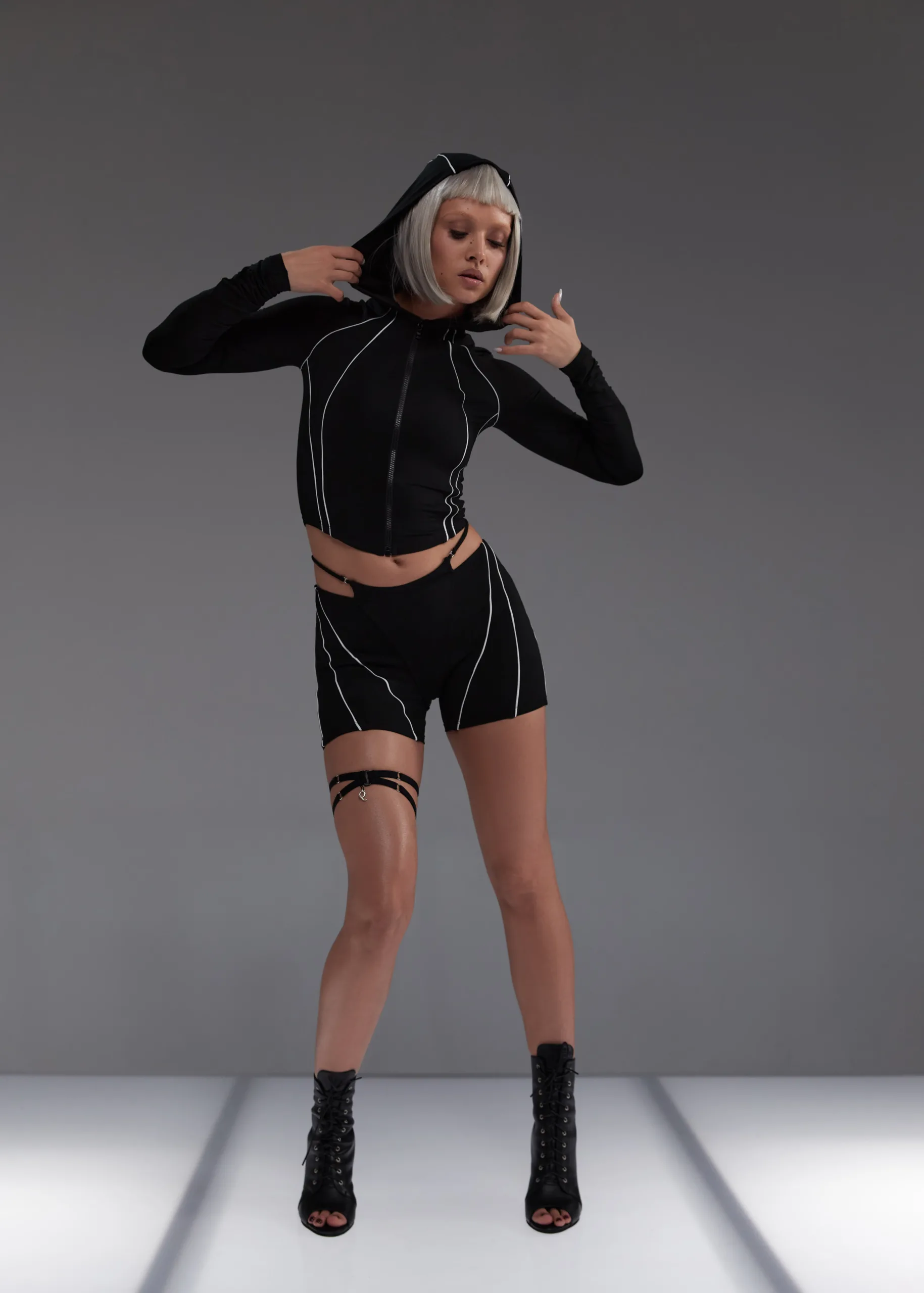 Queen Wear | 3dance 8_055622 Лонгслів з Капюшоном Чорний – 0S0001 ➤ купити в Queen Wear: ціна, фото | 3dance 8_055622