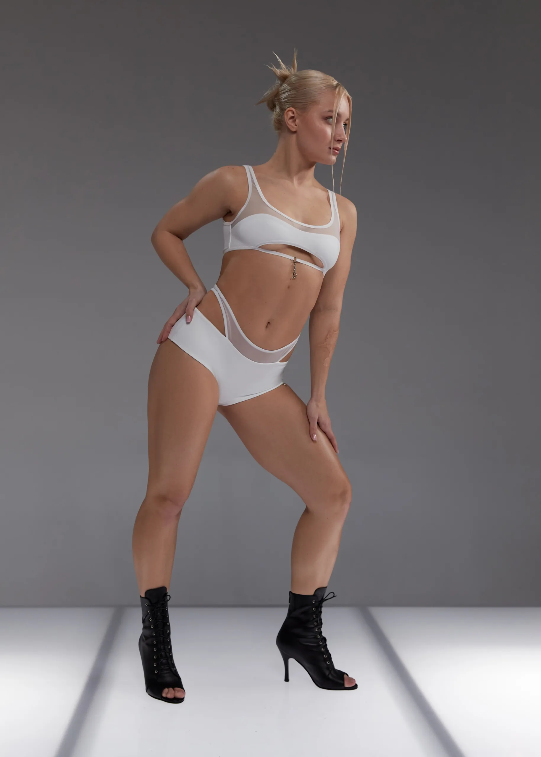 Queen Wear | 6dance 8_055680 Міні Шорти Білі – 0S0016 ➤ купити в Queen Wear: ціна, фото | 6dance 8_055680